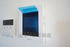 防犯性、セキュリティ対策に安心できるテレビモニター付きインターフォンです。セールスマン対策にもなり安心できます。