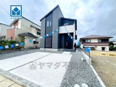 西鉄・JR2沿線利用可能。バス旭ヶ丘停徒歩4分。並列駐車3台。