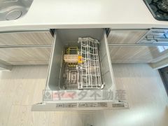 家事の時間が短縮できる食器洗浄乾燥機付。後片付けもラクラクです。