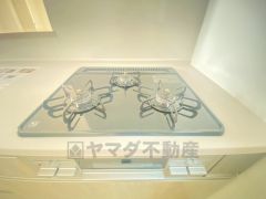 3口コンロなので、効率よく調理ができます。毎日のお料理が楽しくなりますね。