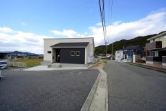 近隣に建物がなく、角地で陽当たり風通し良好＾＾