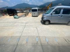 駐車スペースはゆとりある3台分を確保。マイカー用に、お客さま用に、余裕を持ってご利用いただけます^^