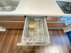 家事の時間が短縮できる食器洗浄乾燥機付。後片付けもラクラクです。