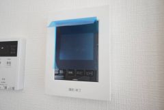 防犯性、セキュリティ対策に安心できるテレビモニター付きインターフォンです。セールスマン対策にもなり安心できます。