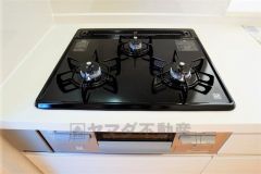 同仕様写真。3口コンロなので、効率よくお料理が楽しめます。毎日のお料理も楽しくなりますね＾＾