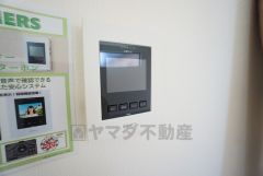 防犯性、セキュリティ対策に安心できるテレビモニター付きインターフォンです。セールスマン対策にもなり安心できます。