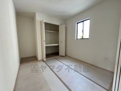 ＬＤＫに隣接する和室です。様々な使用用途で活躍しそうです。 和室は接待部屋にも使えますね。