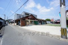 前面道路は公道西側約4.2ｍ。カースペース並列3台。WICとバルコニー2ヵ所有。イオン穂波ショッピングセンター徒歩4分＾＾車で約1分（300ｍ）お買い物に便利です＾＾
