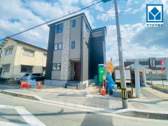 西鉄天神大牟田線「白木原」駅徒歩1分。ＪＲ鹿児島本線「大野城」駅徒歩7分＾＾