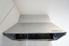 調理により発生する油煙や臭いを吸い込み、屋外へ排気してくれます。