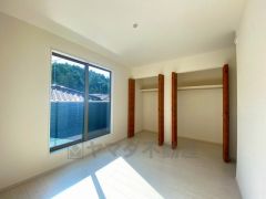 住む人のこだわりを活かす洋室＾＾日当たりがよく、寝室としての利用もおすすめ。広めのクローゼットもあり荷物もすっきり片付けれ、ゆとりのある暮らしが出来ます＾＾