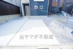 カースペースは並列駐車2台付き。 ご夫婦で一台づつ所有できます＾＾