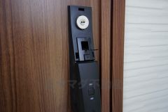 かざすだけで開閉できる、タッチキー採用の玄関。お買い物帰りで、両手がふさがってきても簡単に中に入れます＾＾