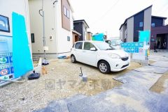 カースペース2台分確保。 ご夫婦で1台ずつ所有出来ます＾＾