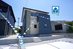 ＪＲ筑豊本線「桂川」駅徒歩10分＾＾飯塚市コミュニティバス「北古賀」停徒歩12分。