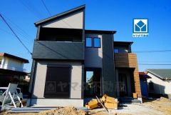 コンビニまで徒歩5分、ドラッグストアまで徒歩12分。田川市コミュニティバス「川宮」停徒歩5分＾＾