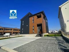 敷地面積56坪以上。コンビニ・ドラッグストアまで徒歩2分。スーパーまで徒歩9分＾＾飯塚市コミュニティバス「椿」停徒歩5分。通勤や通学に便利＾＾