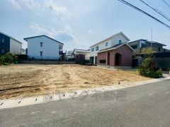 現地（2025年4月）撮影写真。 2025年6月完成予定。 同一ハウスメーカー物件内覧可能です。 お気軽にお問い合わせください＾＾