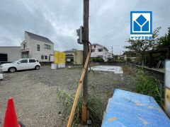 市場小学校まで徒歩約17分（約1.3ｋｍ）。お気に入りの家具とインテリアでステキな部屋を作りましょう＾＾