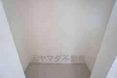 キッチン横パントリー収納。食器やキッチン用品、食料品の保存に便利です＾＾