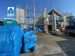 ＪＲ筑豊本線「桂川」駅徒歩10分＾＾飯塚市コミュニティバス「北古賀」停徒歩12分。