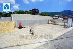敷地面積広々60坪。西鉄バス「一 番田」停まで徒歩4分。コンビニまで徒歩12分スーパーまで徒歩13分。