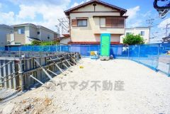 カースペース2台分確保。 ご夫婦で1台ずつ所有出来ます＾＾