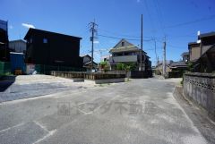 角地のため、日当たり・通風良好。明るく快適な住環境です。 道路に面する面が多く、採光や通風に優れた快適な暮らしを実現。