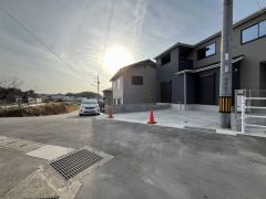 須惠スマートICまで車で約7分＾＾通勤や遠方へのお出かけに便利です（2．1ｋｍ）コミュニティバス皿山停まで徒歩1分＾＾