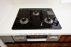 同仕様写真。3口コンロなので、効率よくお料理が楽しめます。毎日のお料理も楽しくなりますね＾＾