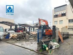 飯塚市コミュニティバス「コスモスコモン前」停徒歩1分＾＾ＪＲ筑豊本線「飯塚」駅まで自転車で約9分（1.3ｋｍ）