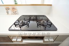 3口コンロなので、効率よく調理ができます。毎日のお料理が楽しくなりますね。