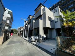 前面道路は南西側約4ｍ。交通量が少ないため小さなお子様がいるご家庭でも安心です＾＾