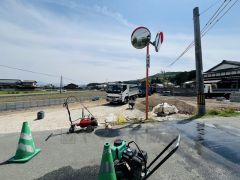 カースペースは停めやすい並列駐車3台駐車できます＾＾ 前面道路は6ｍ以上と駐車がスムーズにできます＾＾