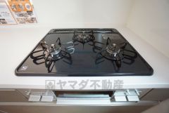 3口コンロなので、効率よく調理ができます。毎日のお料理が楽しくなりますね。