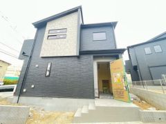 駐車スペースはゆとりある2台分を確保。マイカー用に、お客さま用に、余裕を持ってご利用いただけます。