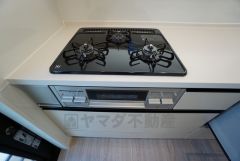 3口コンロなので、効率よく調理ができます。毎日のお料理が楽しくなりますね。