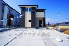 コンビニ・スーパー・ドラッグストアまで徒歩15分圏内＾＾