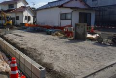 並列駐車3台分を確保。ご夫婦で1台ずつ所有でき、急な来客やご友人なども停められて安心です＾＾