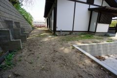 駐車スペースとは別にお庭もついております。広さも十分あるので、ガーデニングやBBQなど楽しみの増えるお庭です＾＾