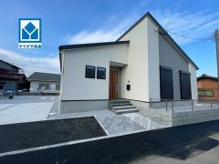 コンビニまで徒歩5分、ドラッグストアまで徒歩12分。田川市コミュニティバス「川宮」停徒歩5分＾＾