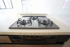 3口コンロなので、効率よくお料理が楽しめます。毎日のお料理も楽しくなりますね＾＾