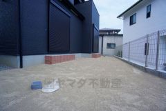 お庭スペース付きで楽しみが広がります＾＾ 西鉄バス「柳原」停まで徒歩1分。