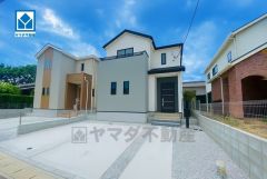 JR門松駅まで自転車で約10分。 コンビニまで徒歩8分。 敷地面積広々50坪。お庭付きで楽しみが広がります＾＾