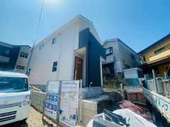ＪＲ香椎線、地下鉄空港線、ＪＲ篠栗線の3沿線利用でき通勤や通学などに便利です＾＾コンビニ・ドラックストアまで徒歩10分圏内＾＾