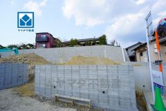 敷地面積広々60坪。西鉄バス「一 番田」停まで徒歩4分。コンビニまで徒歩12分スーパーまで徒歩13分。