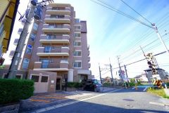 コンビニ・スーパー・ドラッグストアまで徒歩9分圏内＾＾