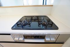 3口コンロなので、効率よくお料理が楽しめます。毎日のお料理も楽しくなりますね＾＾