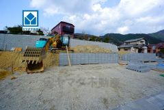 敷地面積広々60坪。西鉄バス「一 番田」停まで徒歩4分。コンビニまで徒歩12分スーパーまで徒歩13分。