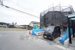 分譲地内道路も幅があるので分譲地内の窮屈さを感じさせません。